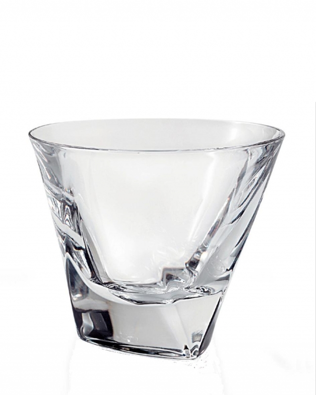 Catena Rechthoek deed het TRIANGLE whiskyglas 320ml - https://kristalshop.nl